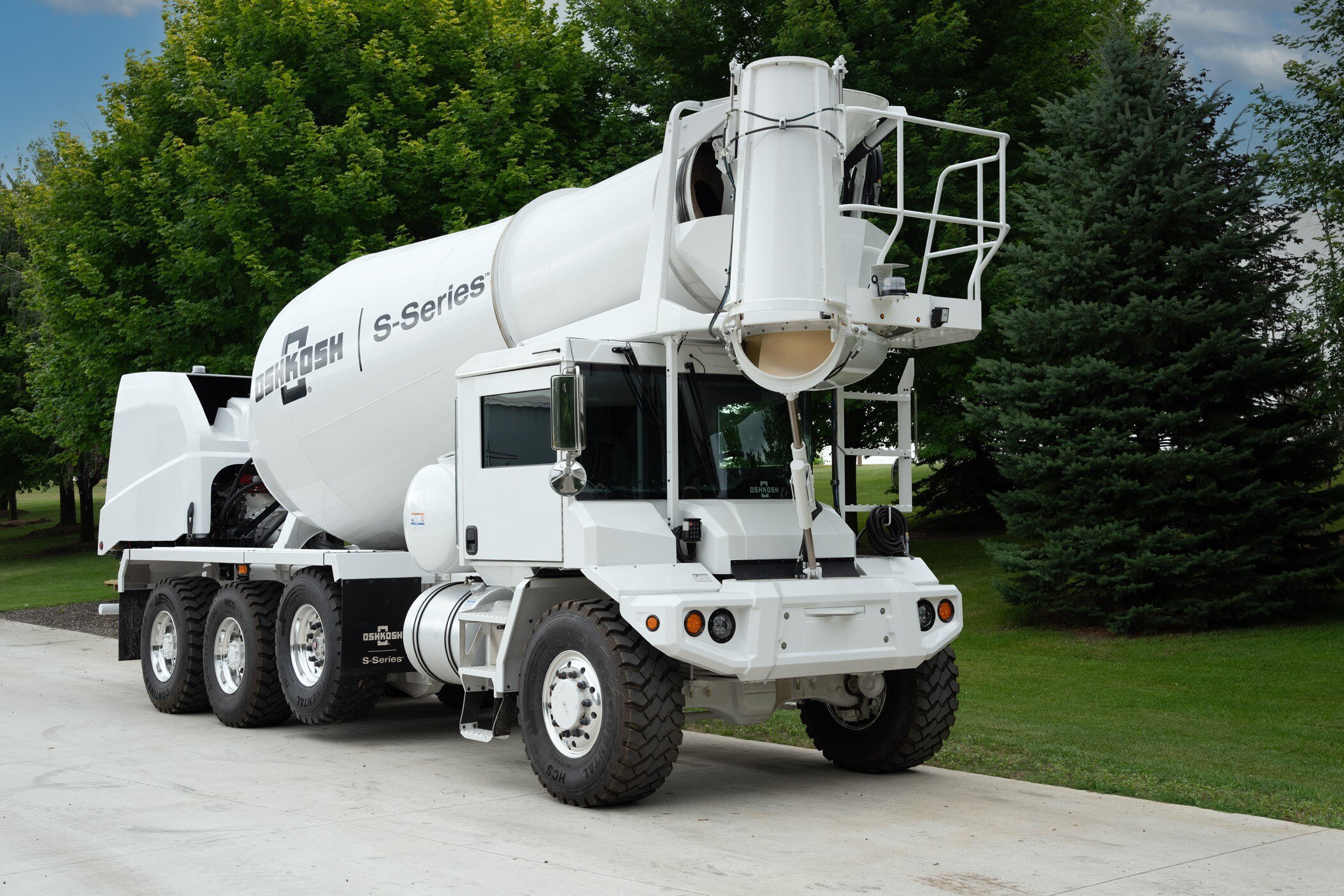 Oshkosh® S-Series™ Introduces New Trainer Cab with Enhanced